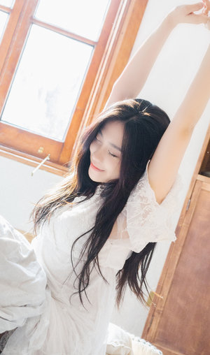 美女主动撕内衣给男人看胸 界面截图